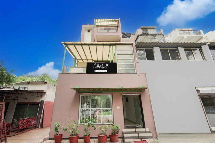 Super Collection O Sachivalaya Metro Station Gandhinagar Formerly Hotel Ghunghat Inn,Gandhinagar|India,3 star