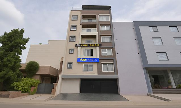 Fabhotel Pink Palace Raja Park,,3 star