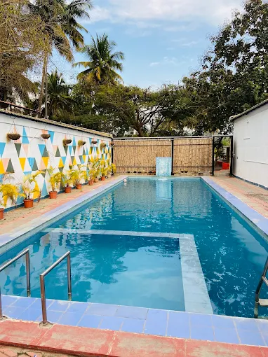 the whistling pine woods