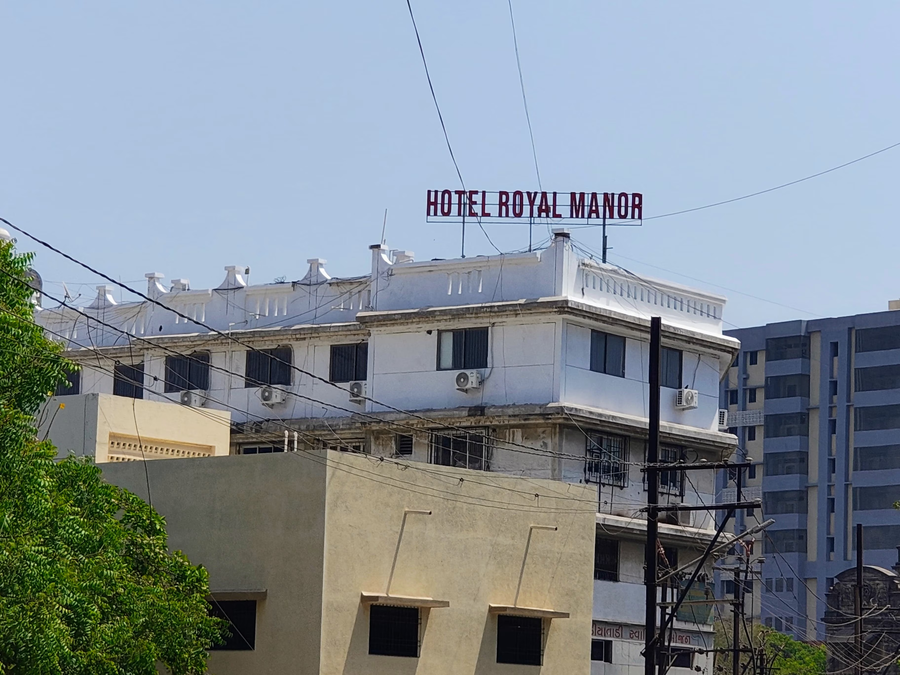 Hotel Royal Manor,,3 star