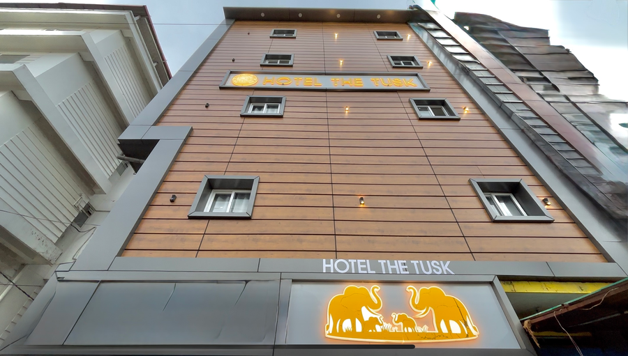 Hotel The Tusk,Barrage Colony,3 star