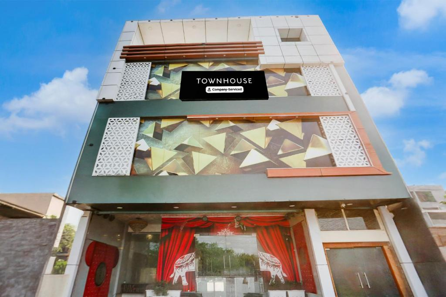 Super Townhouse Faridabad Railway Station Formerly Hotel Royals Paradaise,,3 star