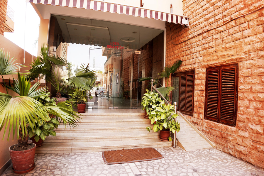 Hotel Sandhu Palace,Ajit Colony>>Jodhpur,3 star