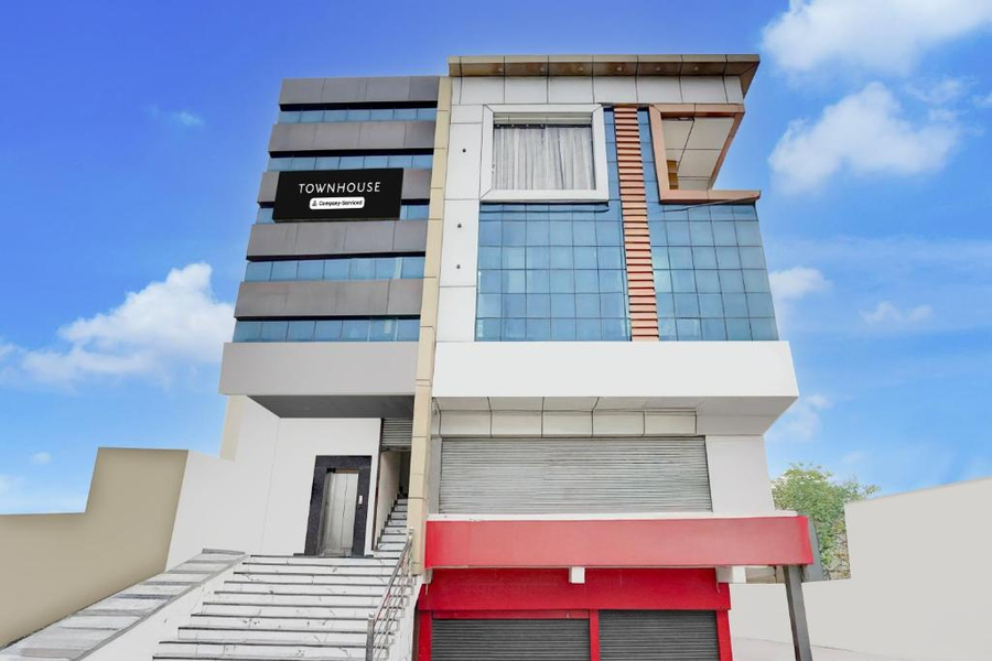 Super Townhouse Narholi Bridge Mathura,,3 star