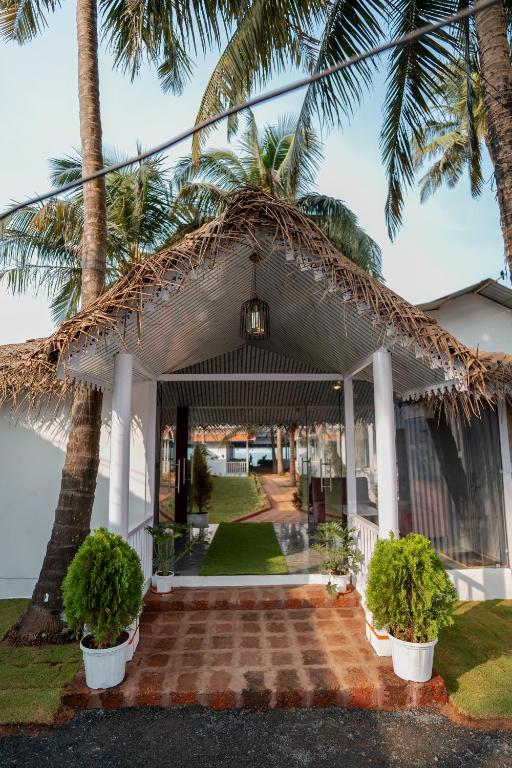 serene beach agonda