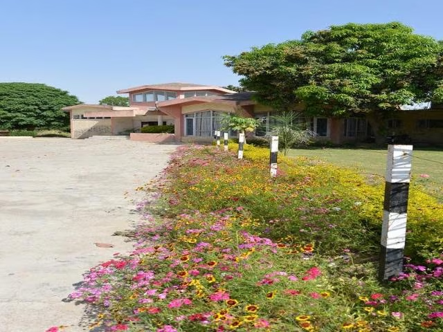 Shikra Tourist Resort,,3 star