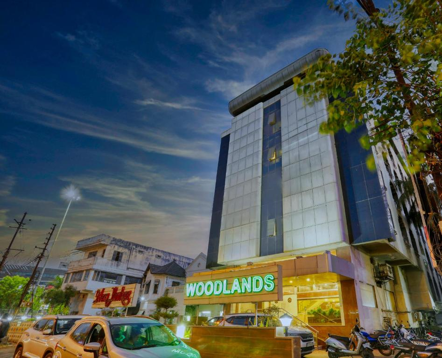 Hotel President, Pure Veg,R.N.T. Marg,3 star