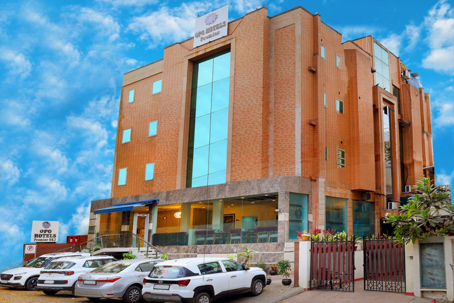 Opo Premier Gk 2,Greater Kailash,4 star