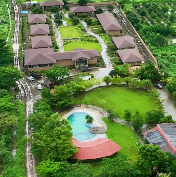 Amora Boutique Resort