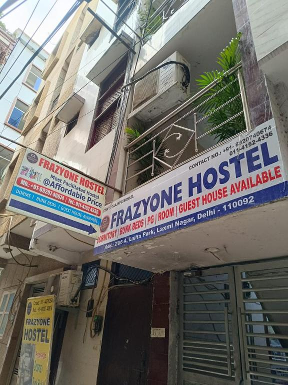 Frazyone Hostel,East Delhi,3 star