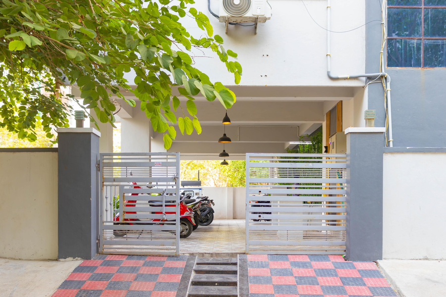 Z Express Rurban,Kothur,2 star