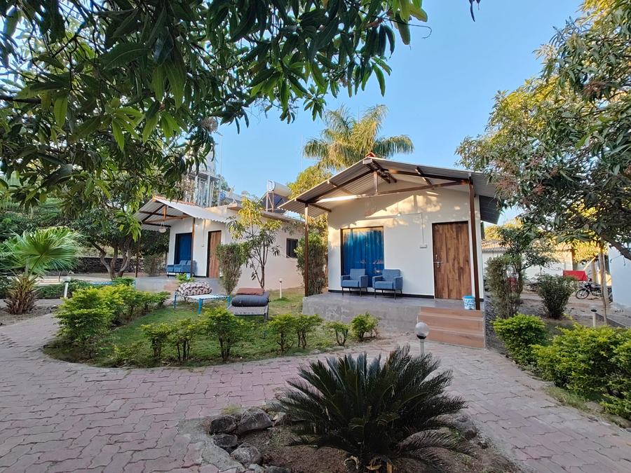 The Mountain Villa,Malanka>>Junagadh,3 star