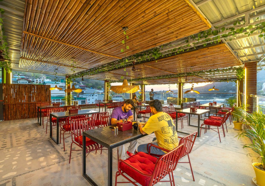 The Hosteller Rishikesh, Ganges,Laxman Jhula,1 star
