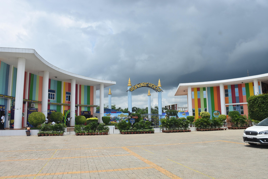Wonder World Water Park & Resort,,3 star
