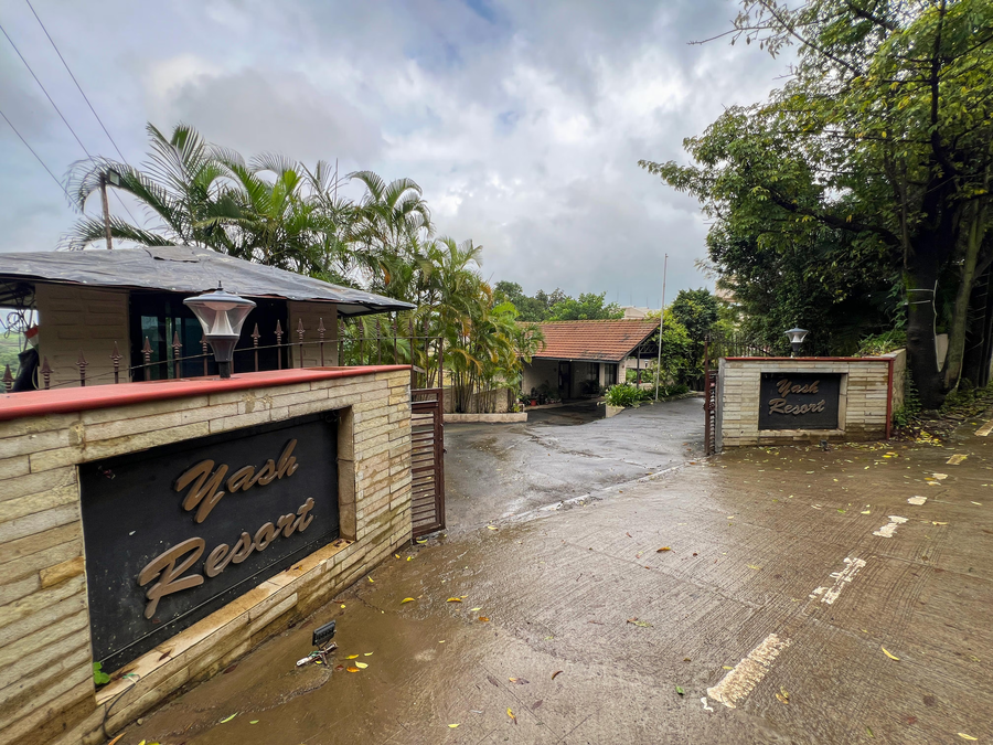 Yash Resort,,3 star