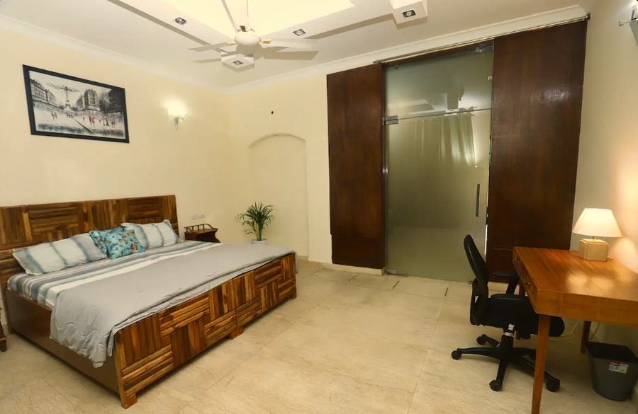 Slice Inn Orchid,Dlf Phase,3 star