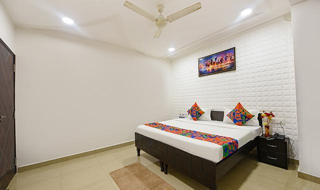 Fabhotel Silver Stone,,3 star