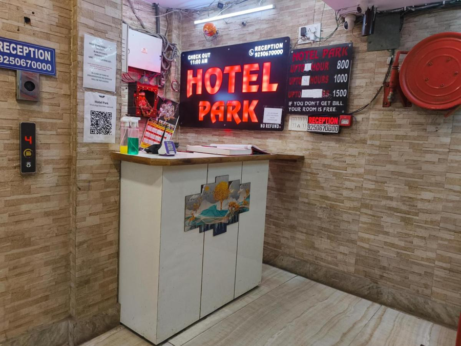 Hotel Metro Park,East Of Kailash,3 star