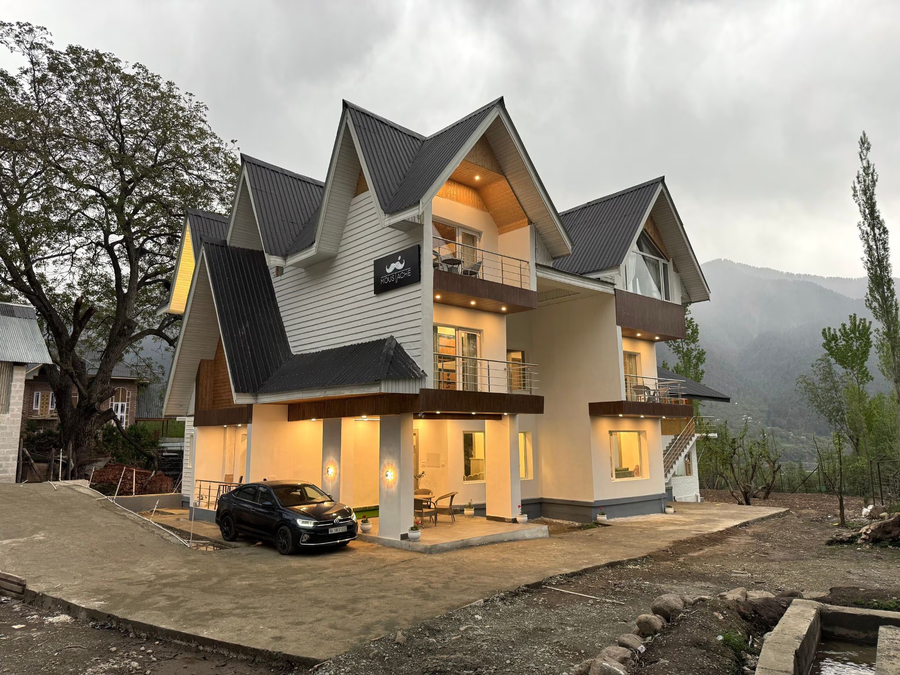 Moustache Hostel Pahalgam,,3 star
