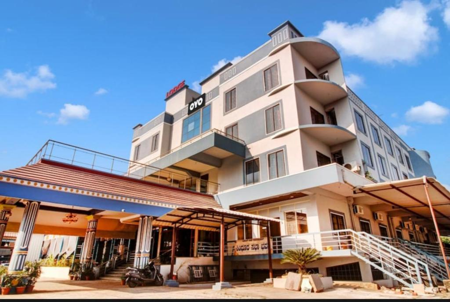 Hotel Partha International,,3 star