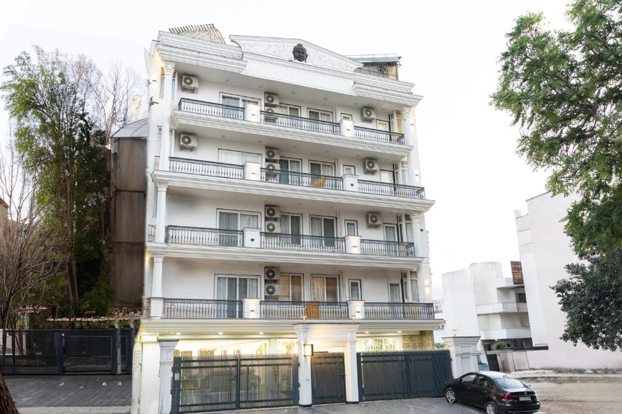 Alaya Stays Miyabi Suites, Golf Course Road,Dlf Phase 1,4 star