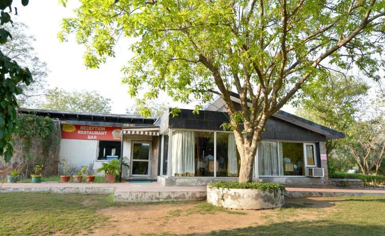 Barbet Tourist Resort,Gurgaon-Sohna Road,3 star