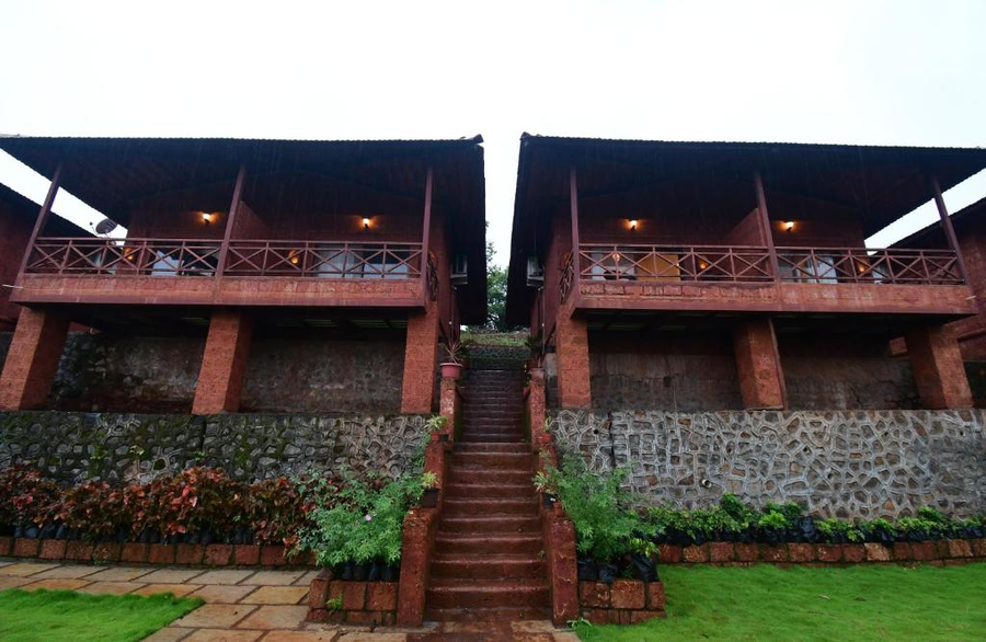 Waves And Vibes Resort,,2 star