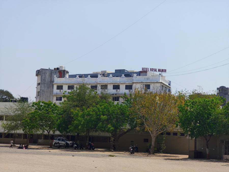 hotel royal manor rajkot