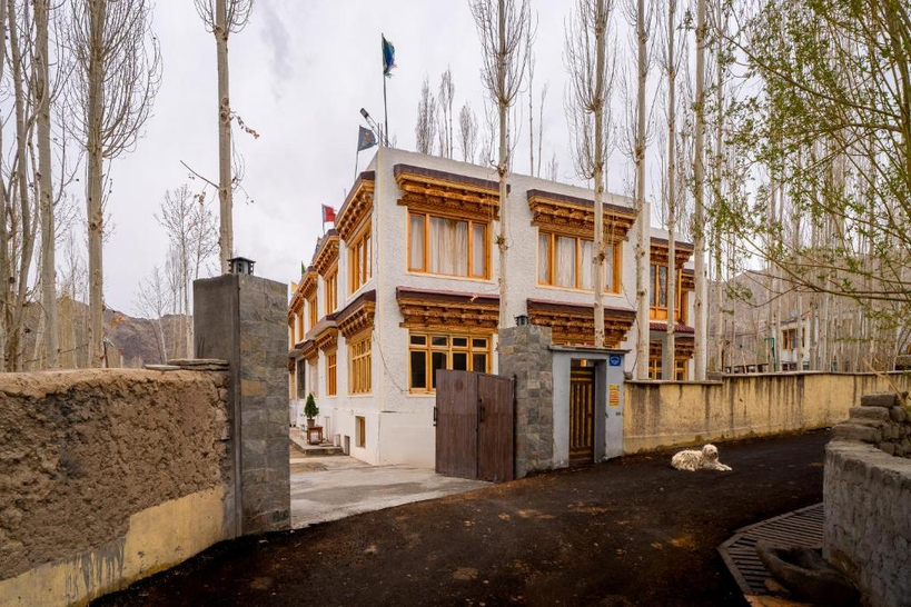 Shukpa Residency,Lower Tukcha Road,3 star