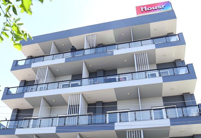 Housr Sector 57 Gurgaon Near Golf Course Extension,Golf Course Road,3 star