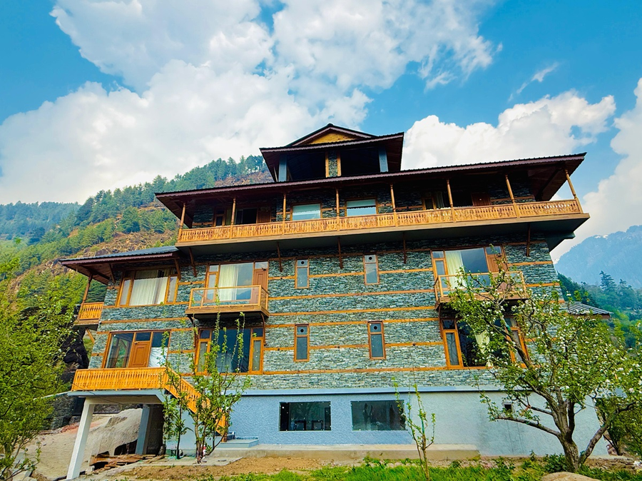 The Shaurn Resort,,2 star