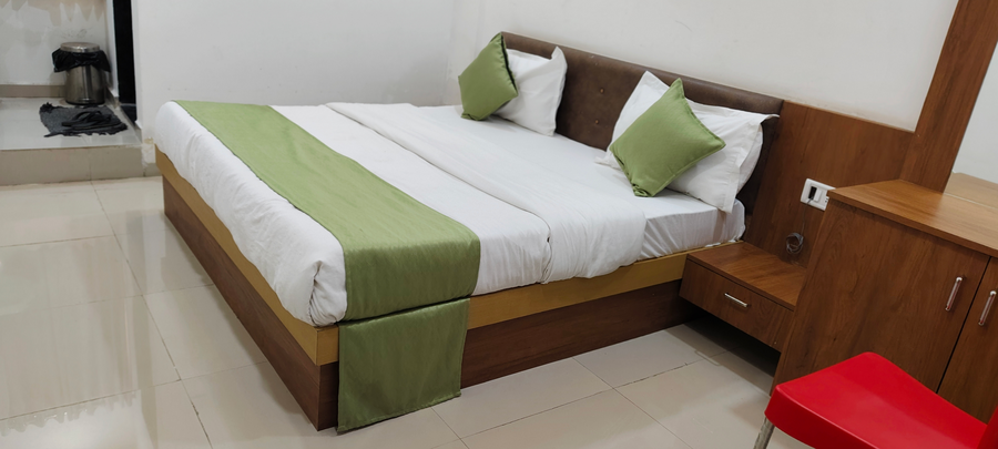 Hotel Radhe,,3 star