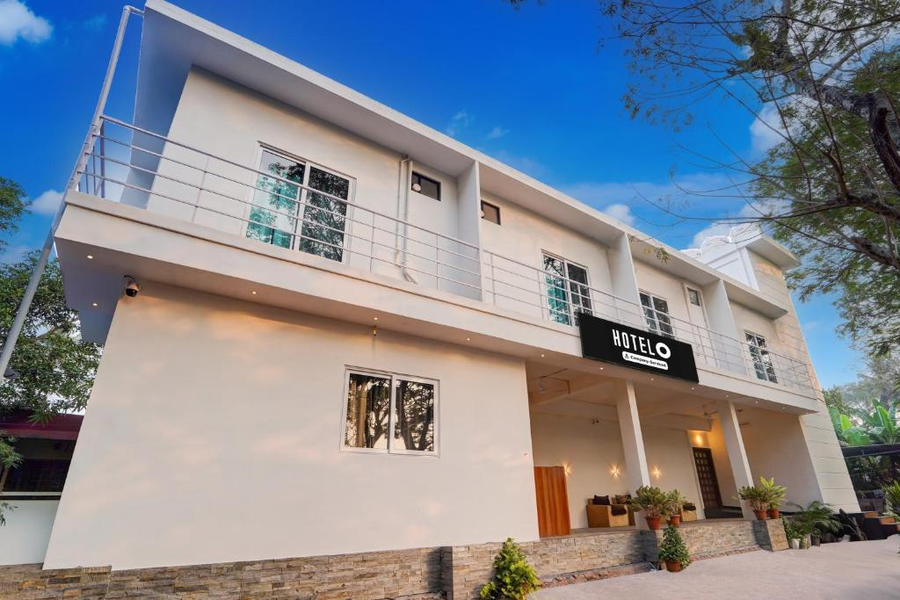 Super Hotel O Gandhi Nagar Near South Railway Backgate,,3 star