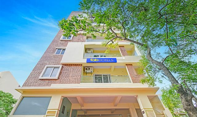 Fabhotel Legacy,Plot No Mig 124, Ruby Visita, Kphb Colony Road No 1, Hyderabad, Medchal Malkajgiri, Kukatpally, Hyderabad 500072,3 star