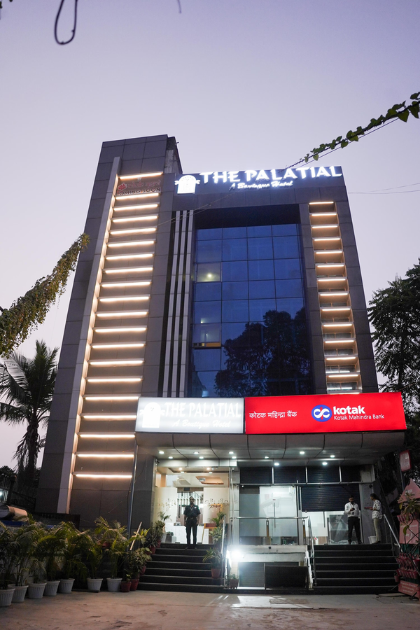 The Palatial Hotel,Gomti Nagar,3 star