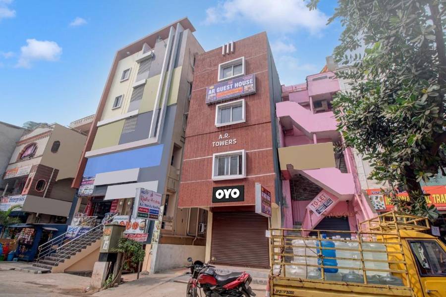 oyo guest house near dolphin junction