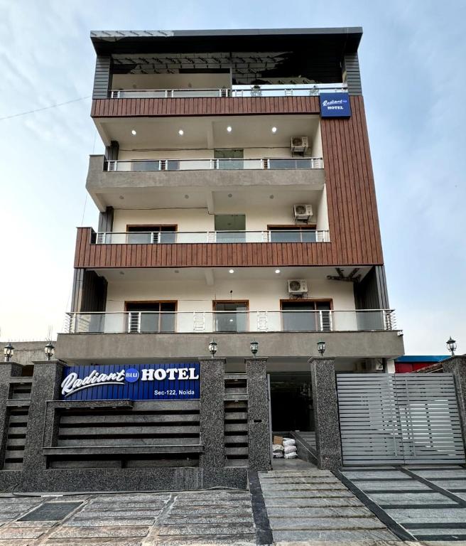 Radiant Blu Hotel,,3 star