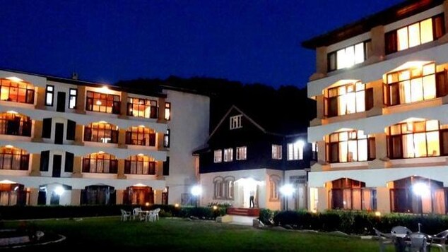 Hotel Nehrus,Boulevard Road,3 star