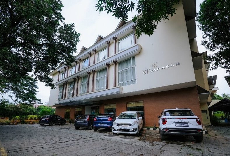 Hotel Devaragam