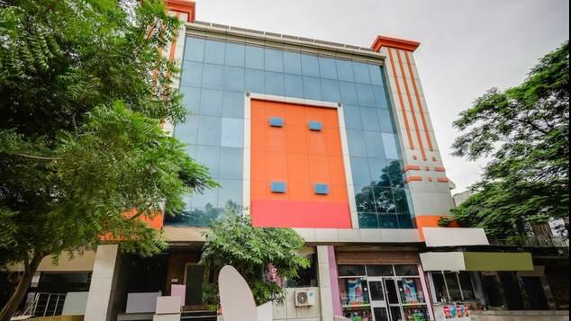 Pinky Hotel,,3 star
