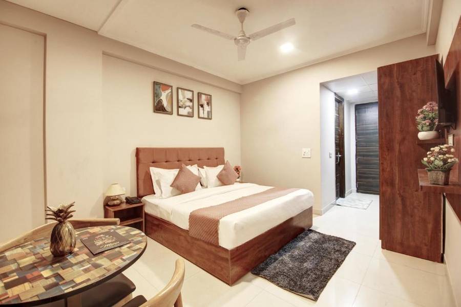 Limewood Stay Huda City Center,Sector 43,3 star