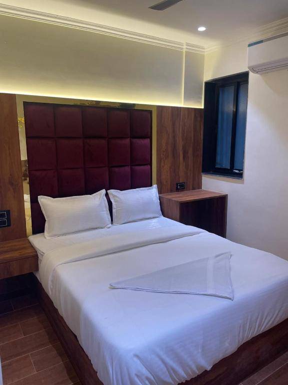 Hotel Sai Palace,,2 star