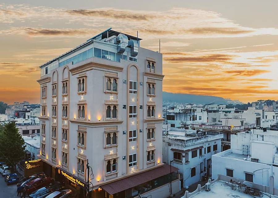 Raghunandan Palace - 500 Mtrs Away From Railway Station,Udaipole Bus Station,3 star