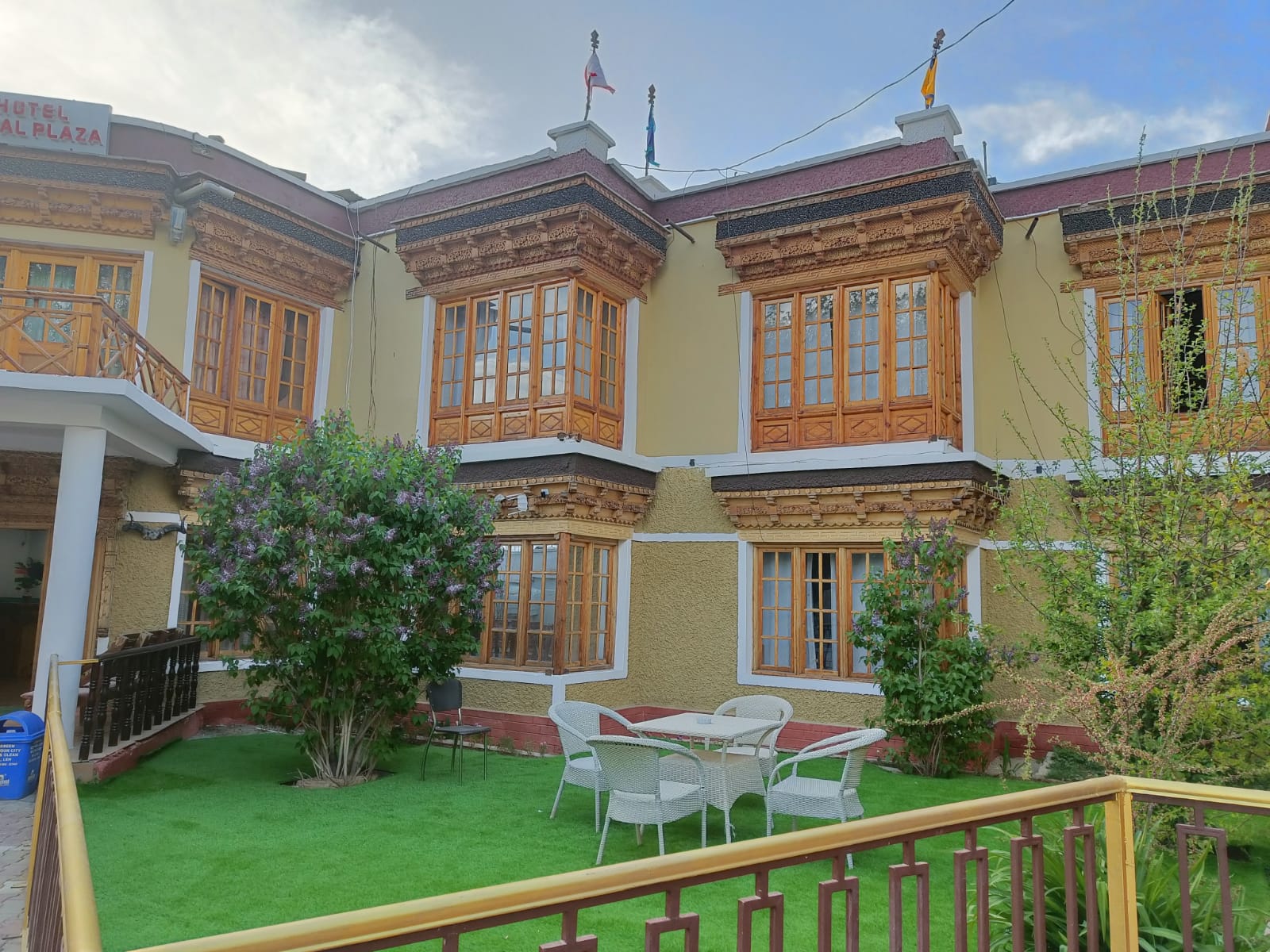 Hotel Royal Plaza,Near Leh Palace,3 star