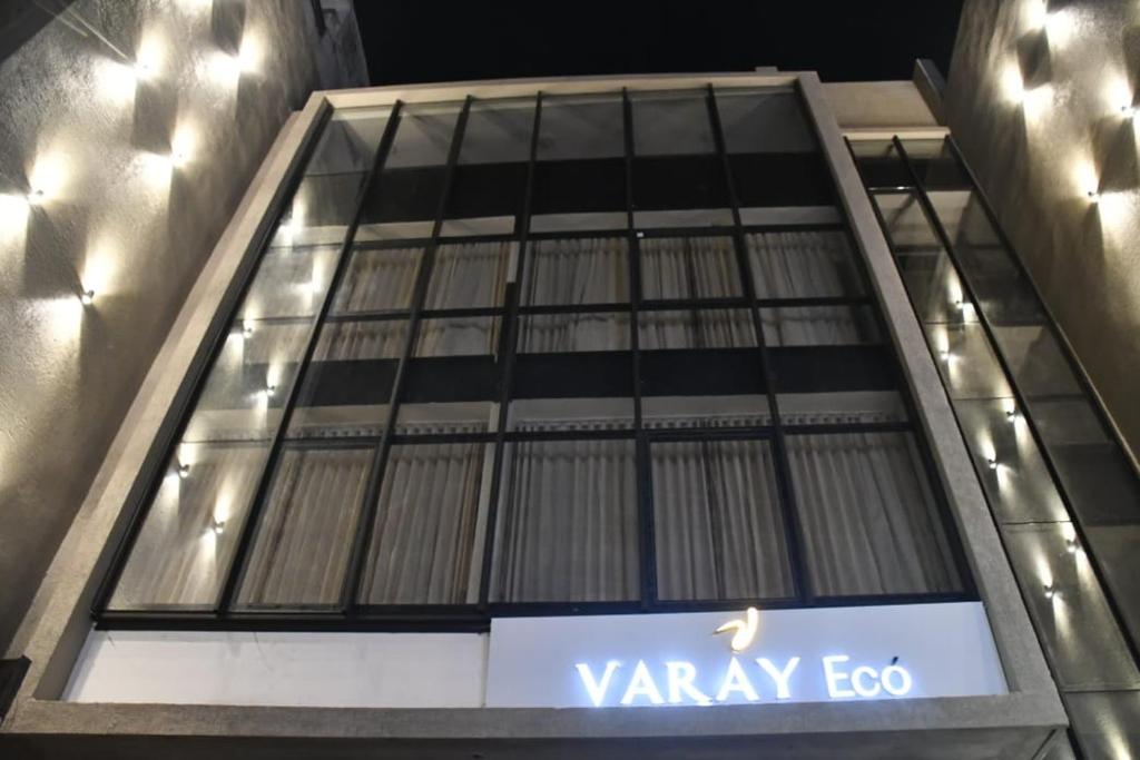 Hotel Varay Eco,Madhav Nagar,2 star