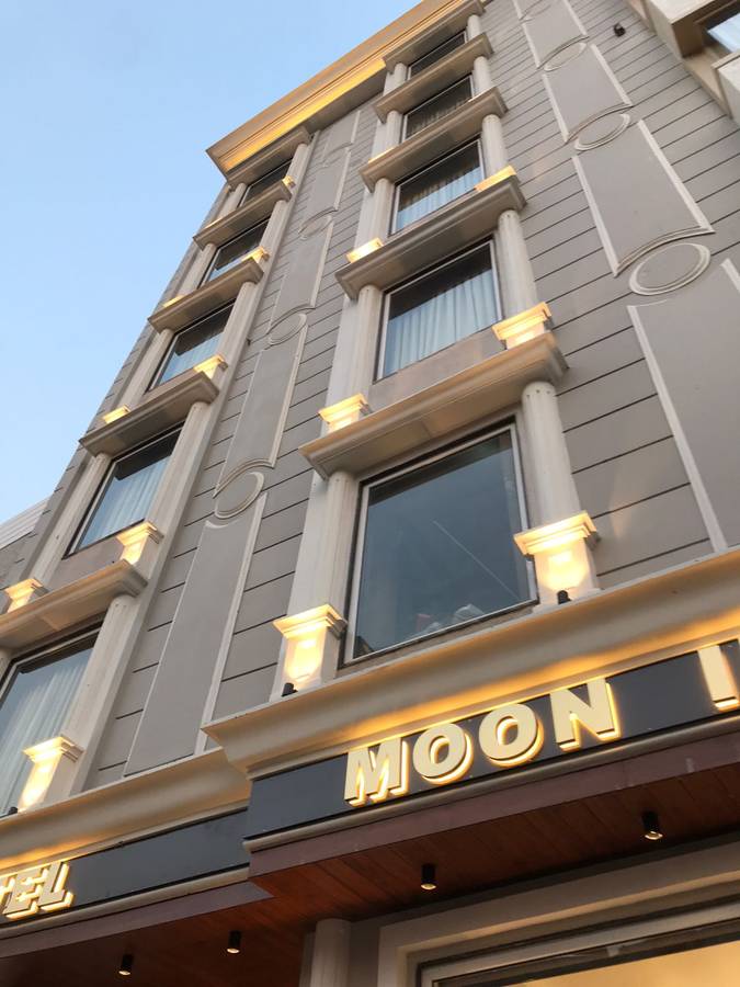 Hotel Moon Inn,,3 star