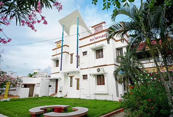 bay minaret villa