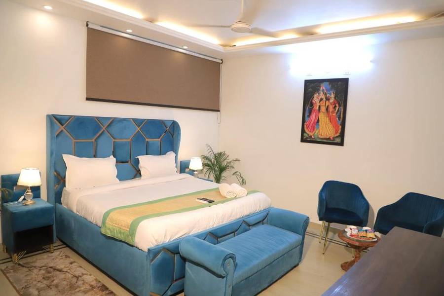 Fortune Home Service Apartment 3Bhk,D-198 Saket,Saket, Delhi,3 star