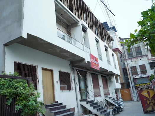 Hotel Vs Recidecny,Dandupur,3 star