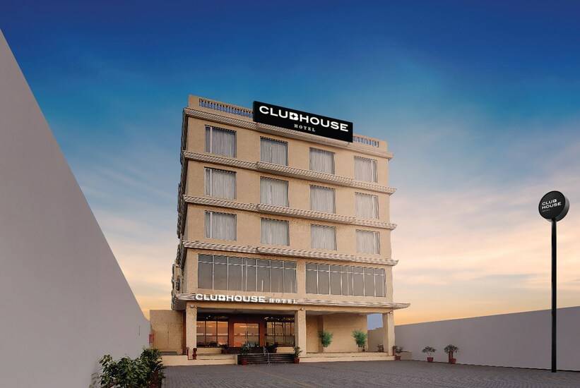 Super Oyo Clubhouse Hotel Morbi